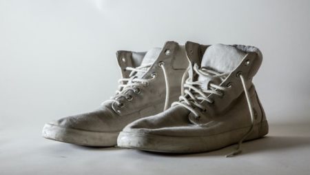 ¿Por qué no deberías comprar zapatos de segunda mano?